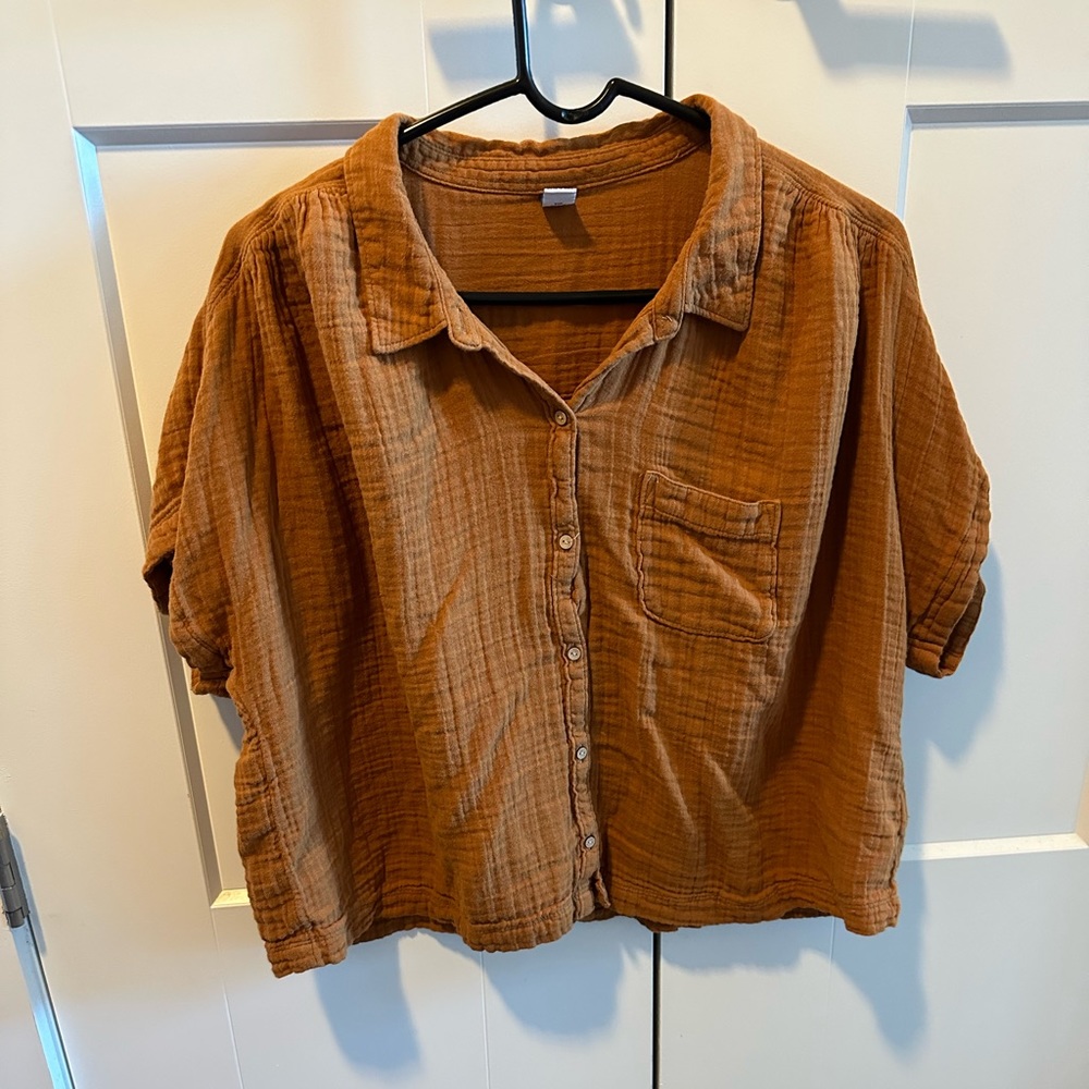old navy short sleeve button down mustard large